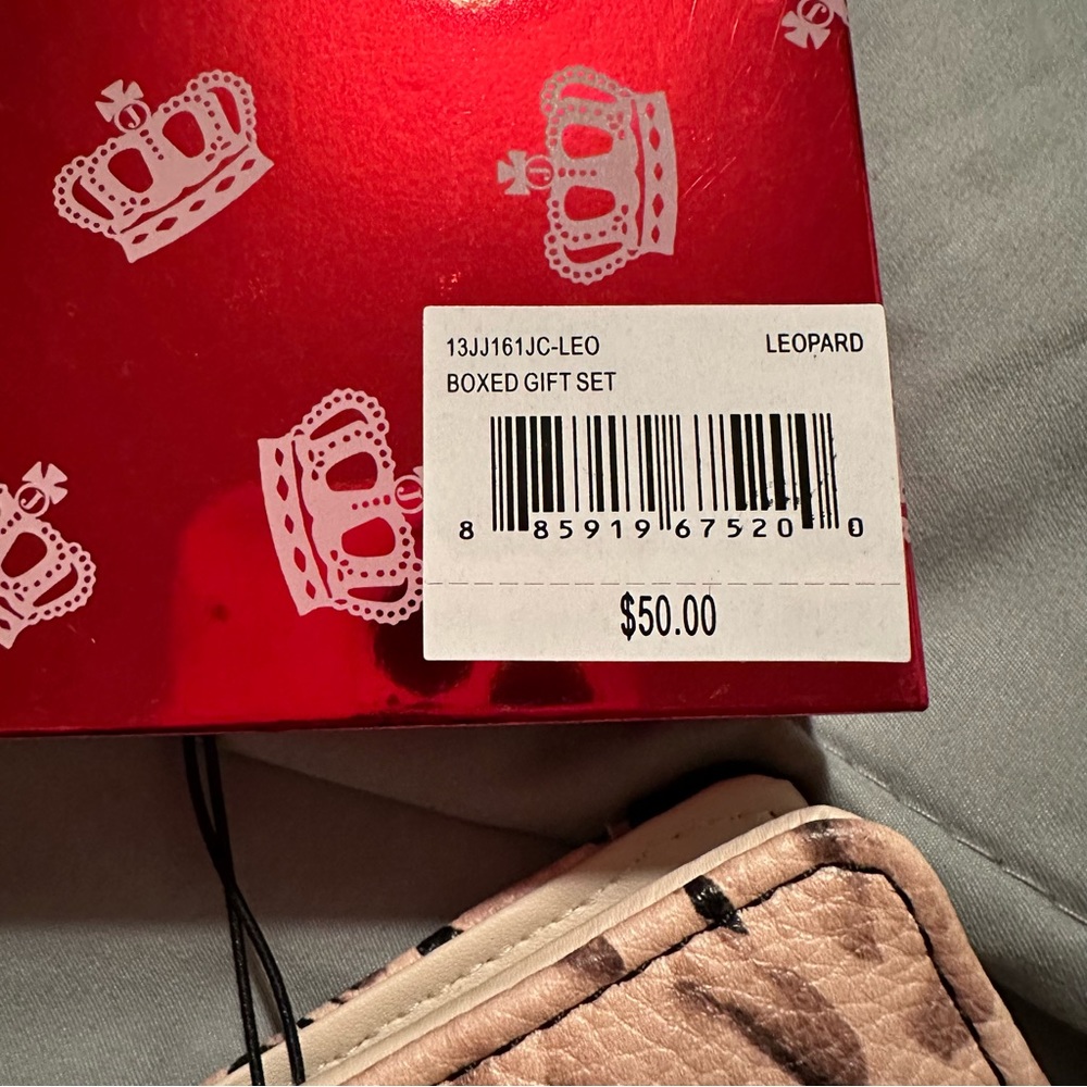 ‼️LAST ONE‼️🎄‼️Juicy Couture 2 piece wallet set‼️ - Picture 12 of 12
